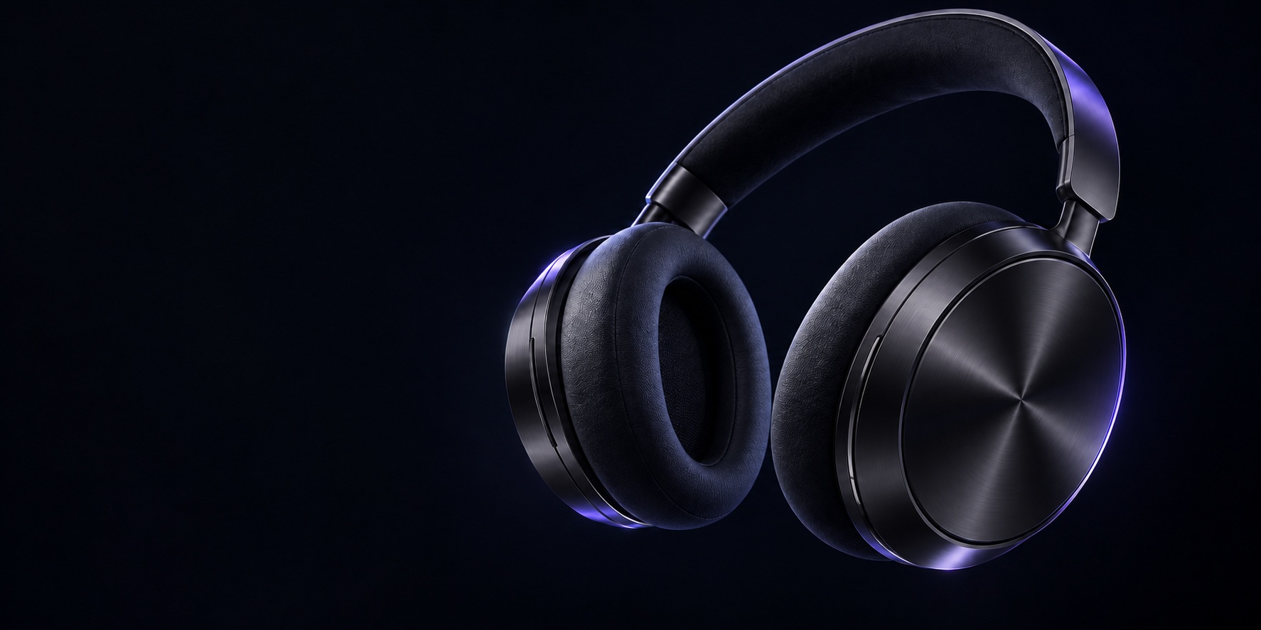 Close view of the Midnight F01 shell and cushioned ear cup